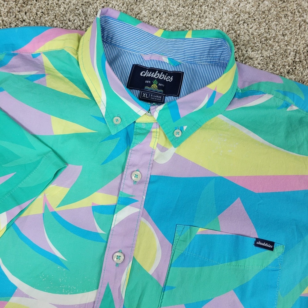 Chubbies Mens XL Multicolor AOP Abstract Geometric Button Down Short Sleeve